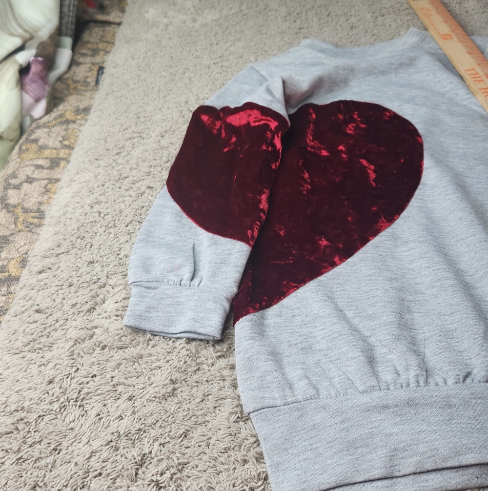 Toddler's Grey Over-Sized Long Sleeve Dress With Red Heart - Probably 3-4T - Picture 2 of 6